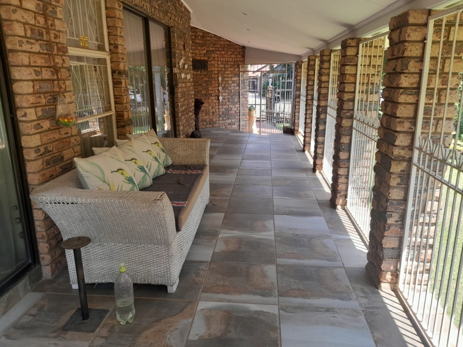 3 Bedroom Property for Sale in Safari Gardens North West